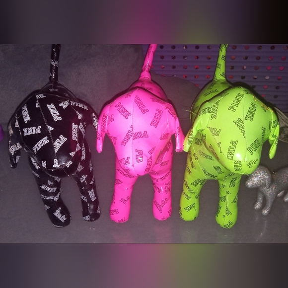 VS PINK GIANT DOGS 3 for 90 - Picture 2 of 2